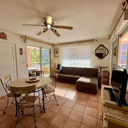 Apartament T3 Avec Terrasse Et Clim A 300m De La Cavalaire-sur-Mer